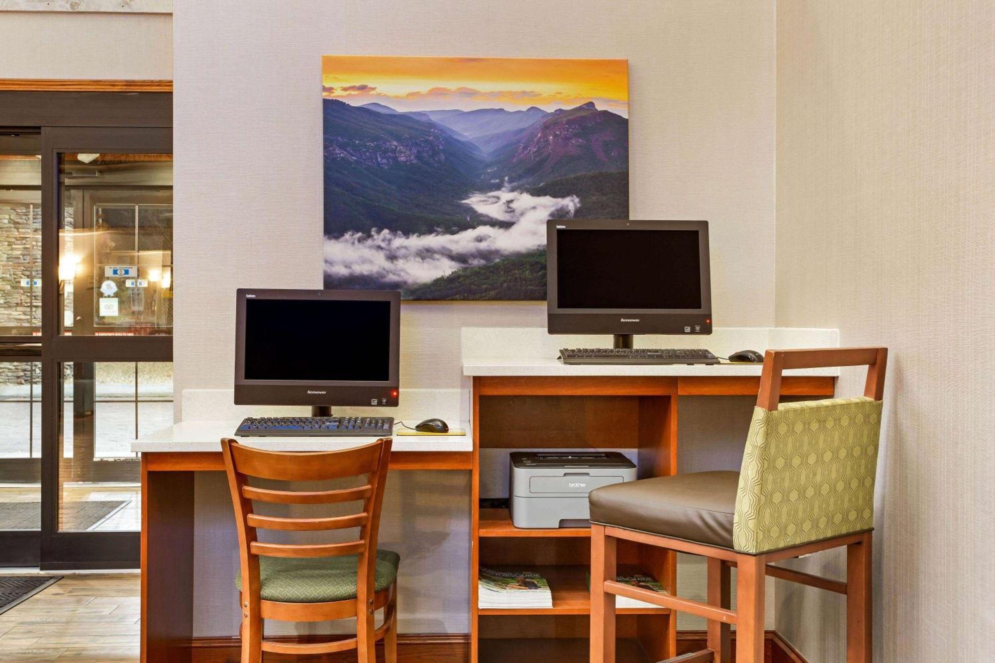 La Quinta By Wyndham Hotel